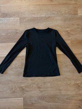 Women’s Black Long Sleeve Crewneck Top